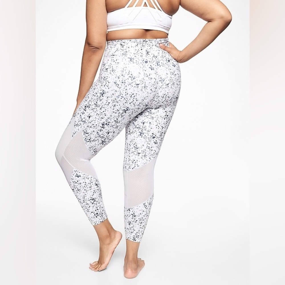 Athleta Sandstone Salutation 7/8 Tights